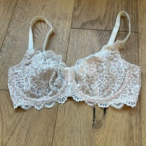 Floral Lace Underwire Bra in Cream